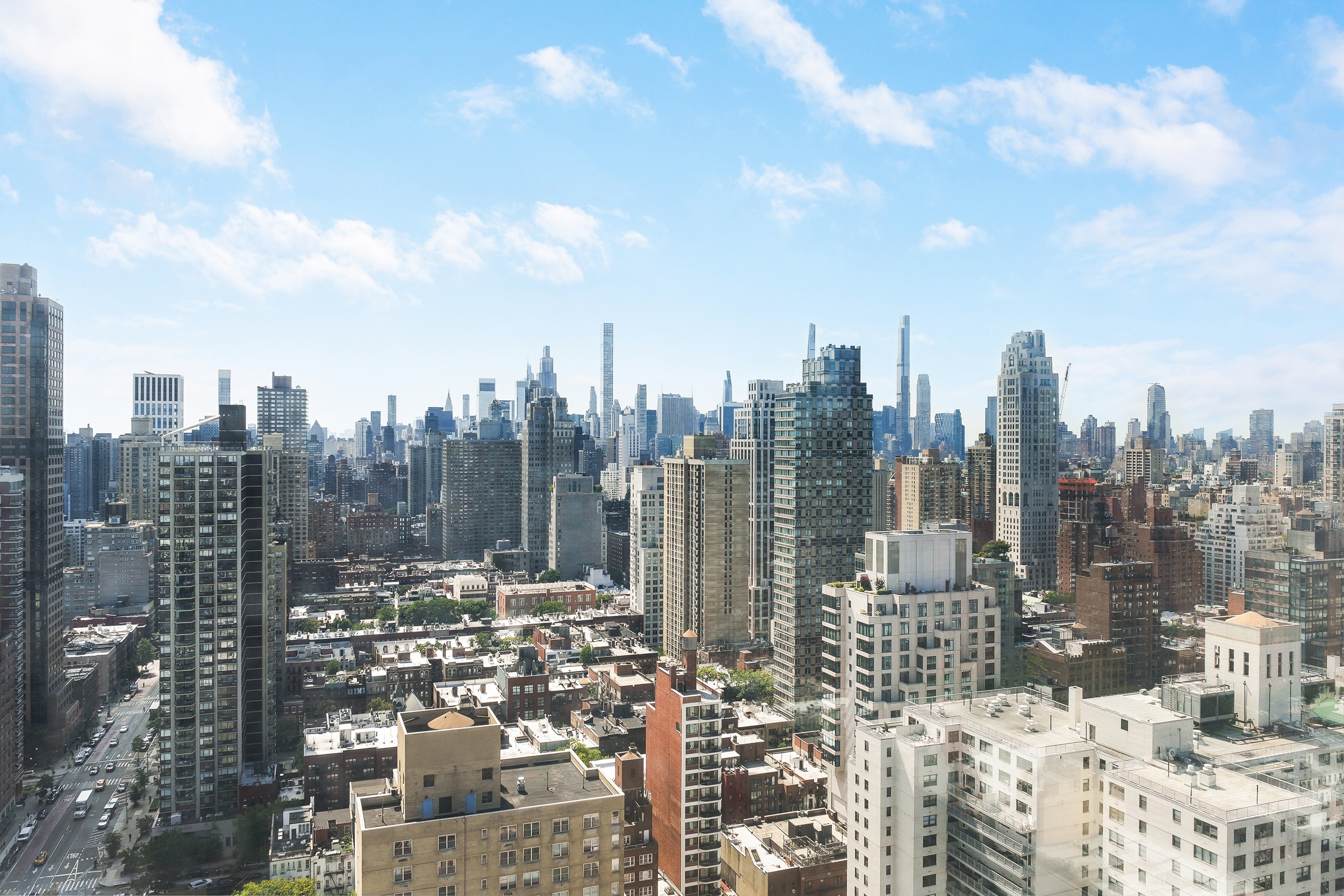 360 East 88th Street, Unit 34A Manhattan, NY 10128 - Photo 23 of 35 a view of a city with tall buildings