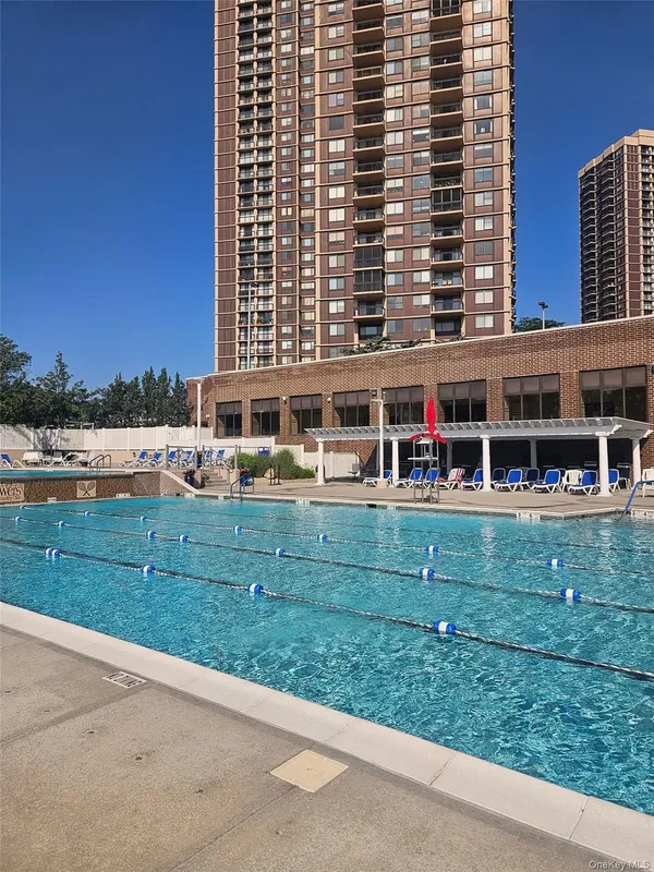 $450,000 | 27110 Grand Central Parkway, Unit 26A | Floral Park