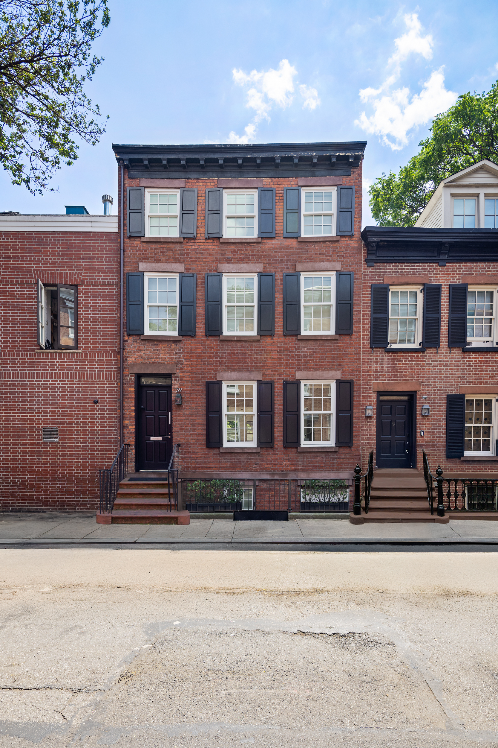 39 Barrow Street Manhattan, NY 10014 - Photo 36 of 39 a front view of a house