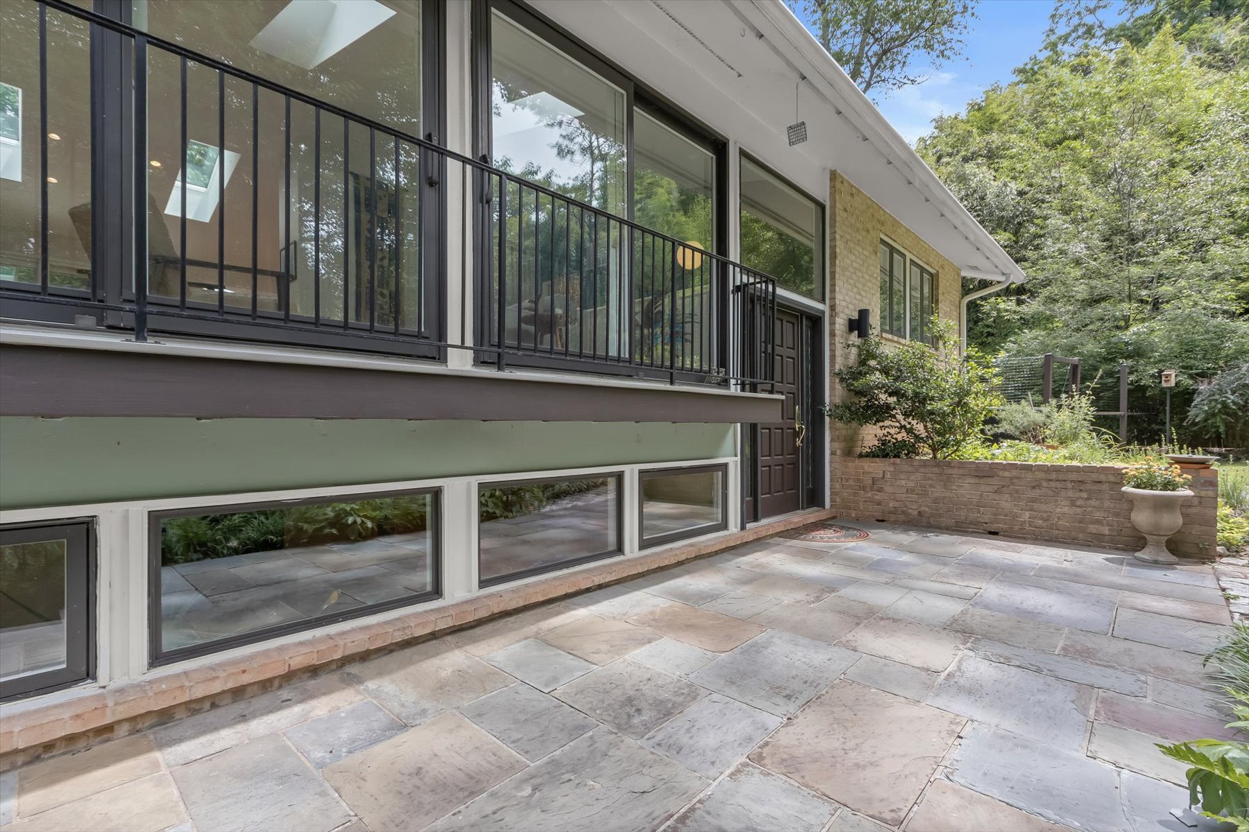 8009 Glenmore Spring Road Bethesda, MD 20817 - Photo 6 of 74