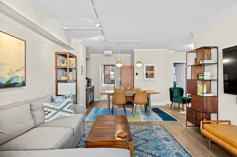 $1,395,000 | 178 East 80th Street, Unit 6A | Upper East Side