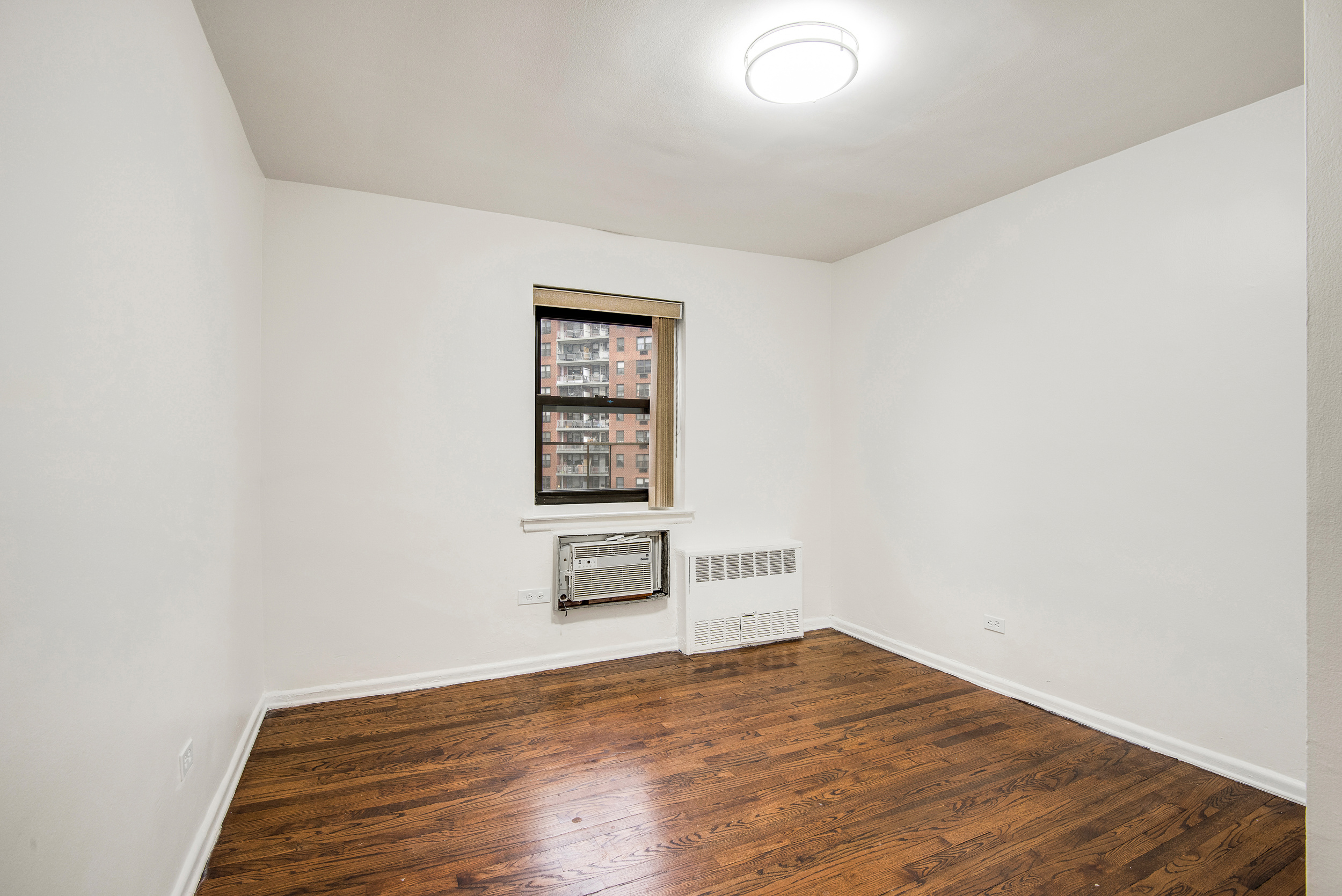 57-10 Junction Boulevard, Unit 6J Queens, NY 11373 - Photo 6 of 10 Gallery Image 6