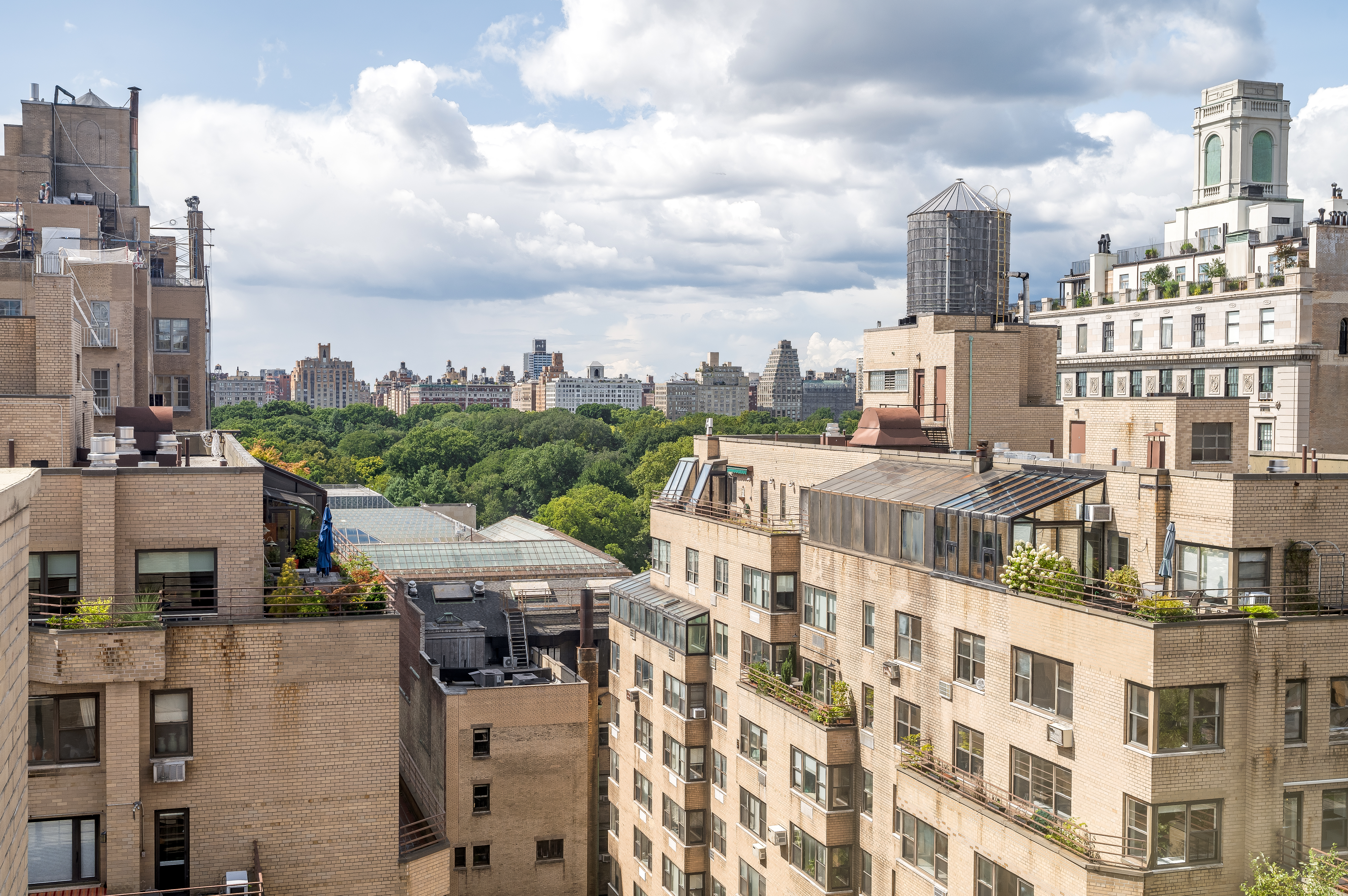 25 East 83rd Street, Unit 10D Manhattan, NY 10028 - Photo 13 of 17 a view of buildings