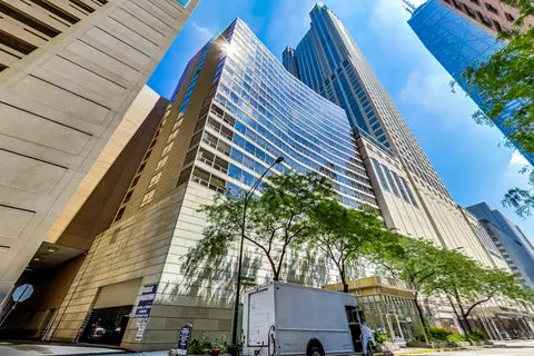 $370,000 | 110 East Delaware Place, Unit 1402, Chicago, IL 60611