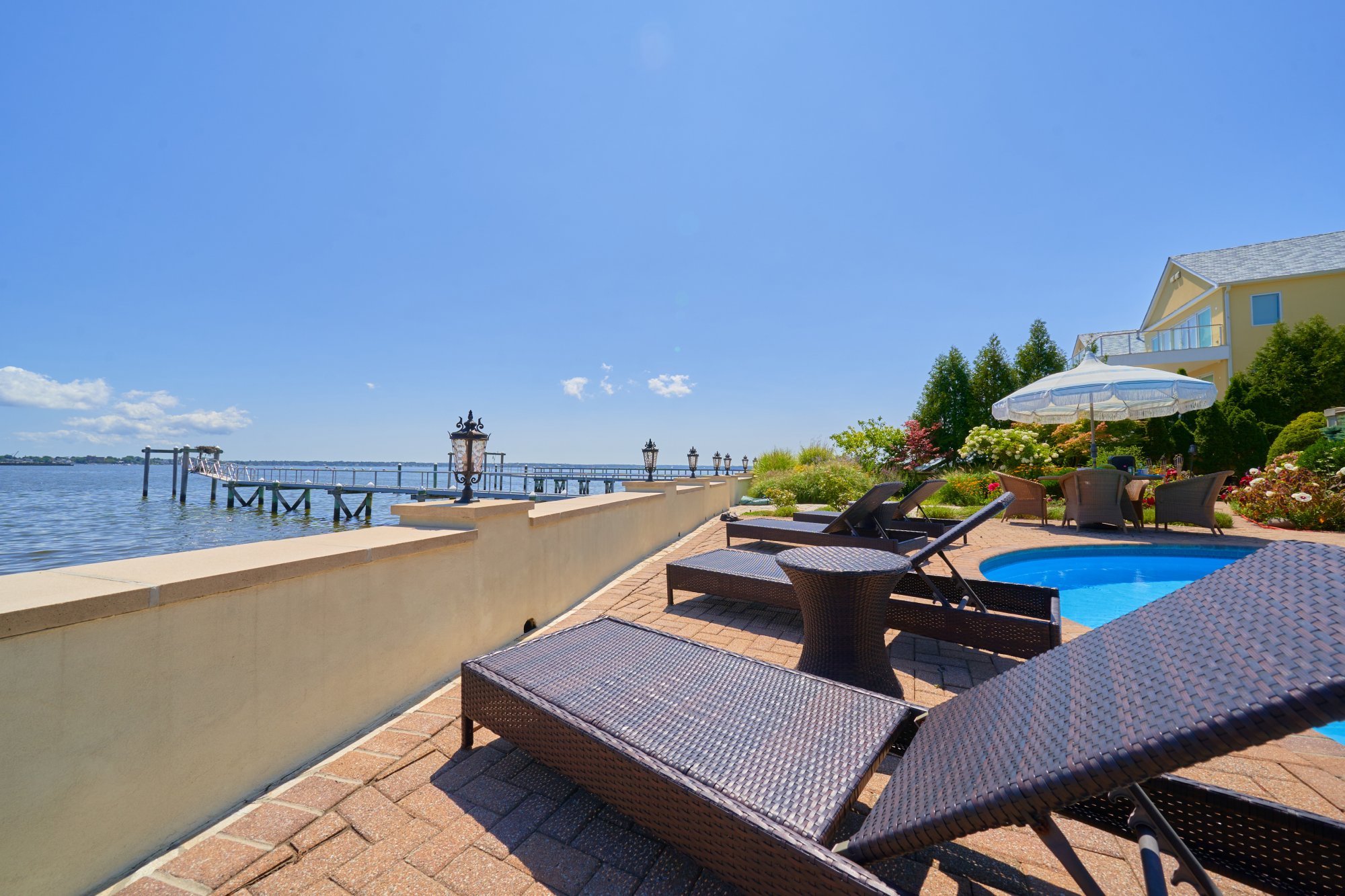 3411 Country Club Road Bronx, NY 10465 - Photo 40 of 54 a view of a terrace with furniture