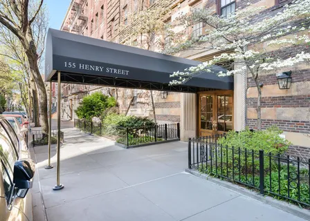 $795,000 | 155 Henry Street, Unit 4A | Brooklyn Heights
