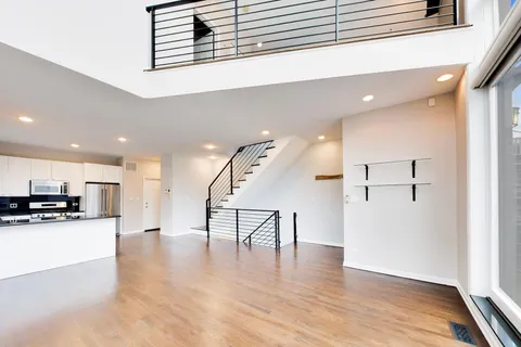 $750,000 | 1086 North Paulina Street, Unit B, Chicago, IL 60622