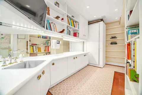 $525,000 | 936 5th Avenue, Unit MOC2 | Lenox Hill