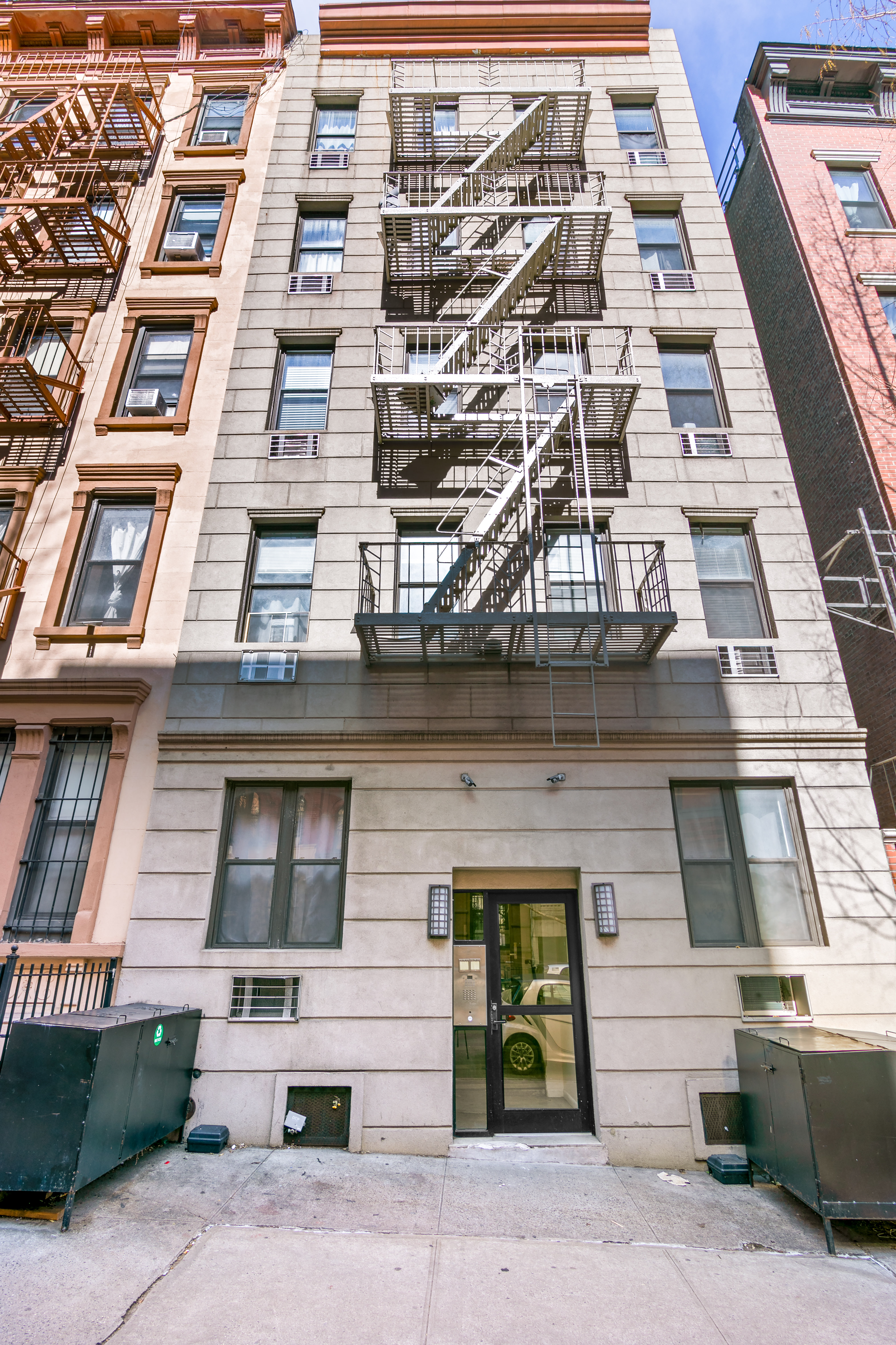 237 East 88th Street, Unit 401 Manhattan, NY 10128 - Photo 6 of 7 front view of a building