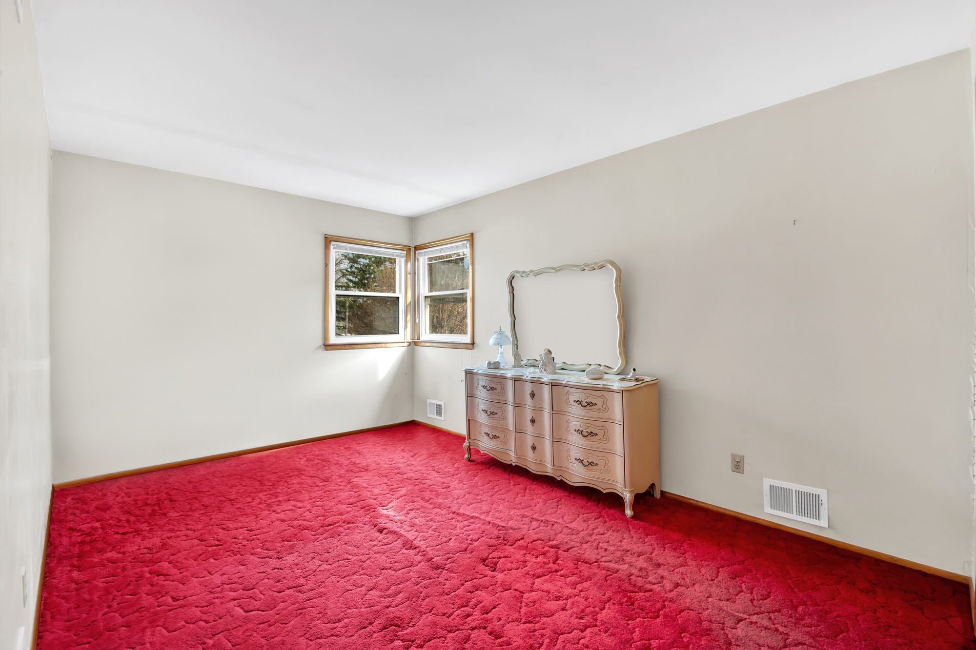 73 Willowbrook Road Staten Island, NY 10302 - Photo 8 of 23 Gallery Image 8