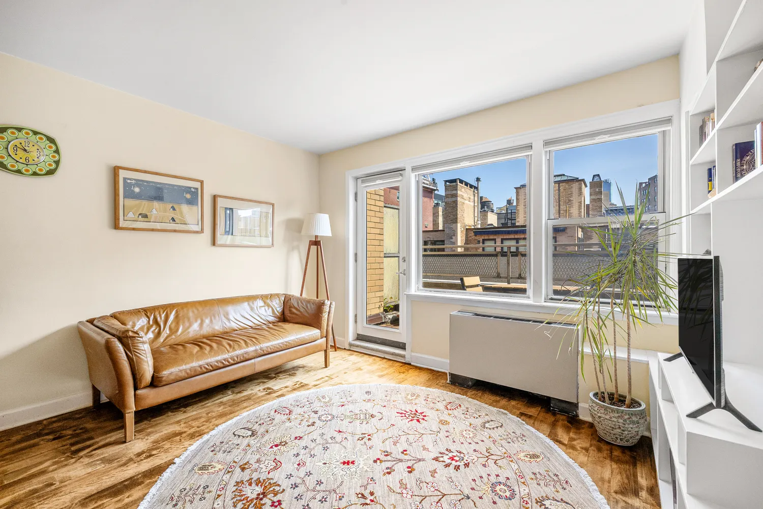 $595,000 | 55 East 9th Street, Unit 12H | Greenwich Village