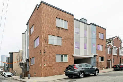 $435,000 | 2555 Carpenter Street, Unit A, Philadelphia, PA 19146