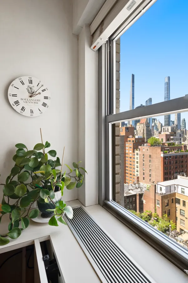 $3,385,000 | 650 Park Avenue, Unit 18C | Lenox Hill