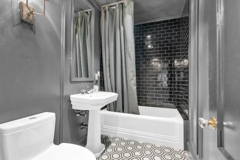 $2,680,000 | 60 Commonwealth Avenue, Unit 7, Boston, MA 02116