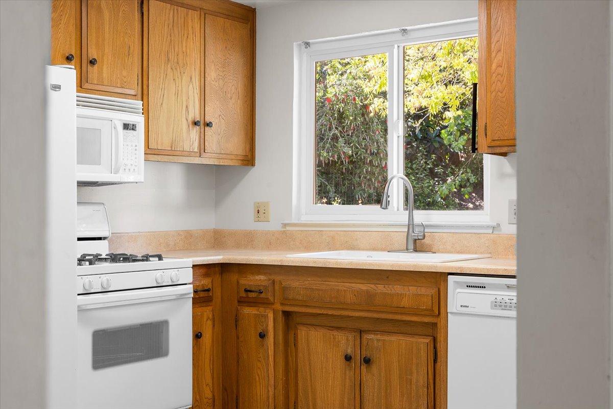 417 Deerfield Circle Santa Rosa, CA 95409 - Photo 13 of 43