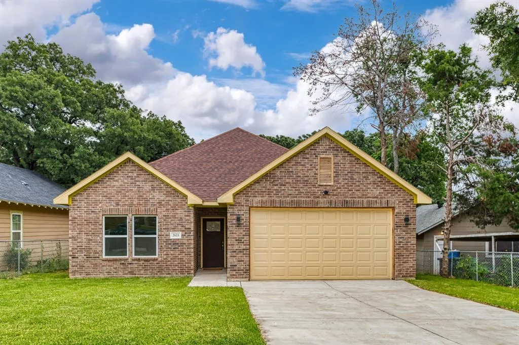 $305,000 | 2621 Canton Drive, Fort Worth, TX 76112