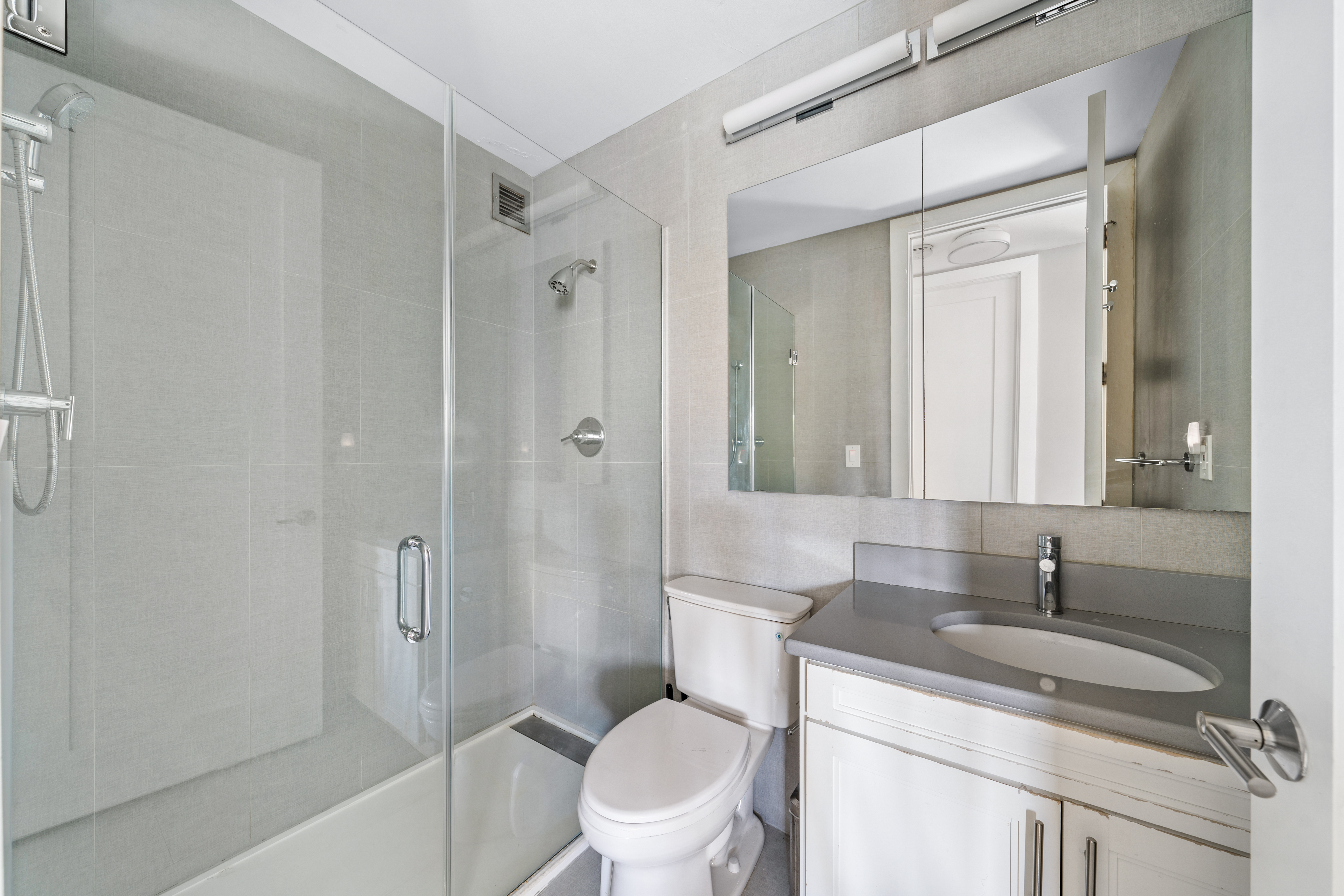 401 East 84th Street, Unit 4B Manhattan, NY 10028 - Photo 5 of 12