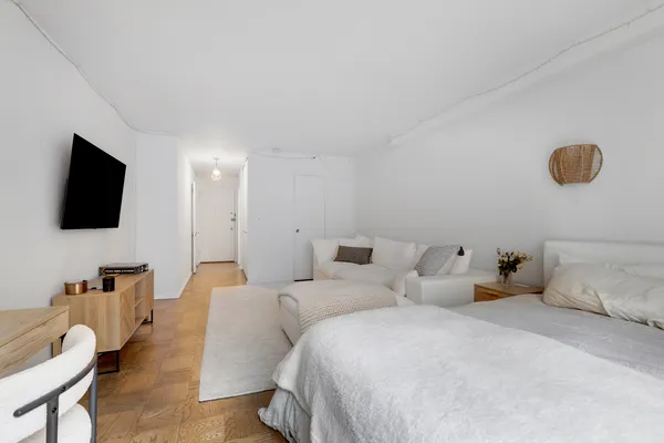 $3,900 | 7 East 14th Street, Unit 1004 | Flatiron