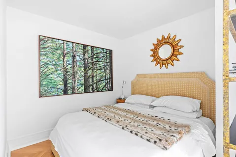 $859,000 | 205 East 85th Street, Unit 14M | Upper East Side