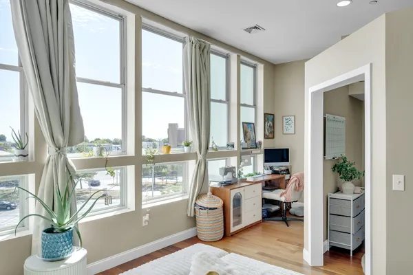$575,000 | 10 Ocean Avenue, Unit 403, Revere, MA 02151