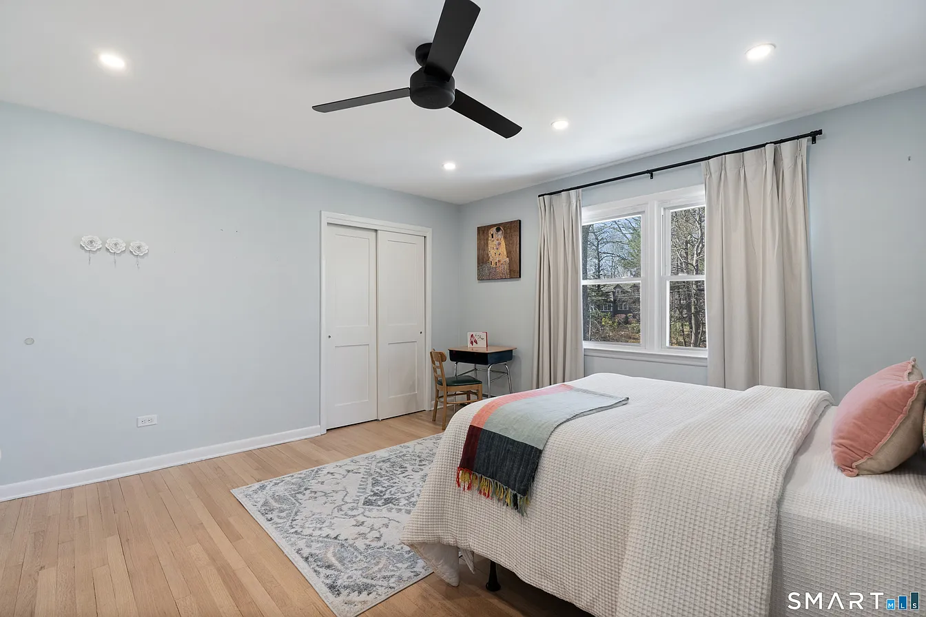 202 Fox Ridge Road Stamford, CT 06903 - Photo 16 of 40