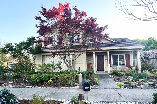$949,000 | 821 Rolling Hill Drive, Petaluma, CA 94954