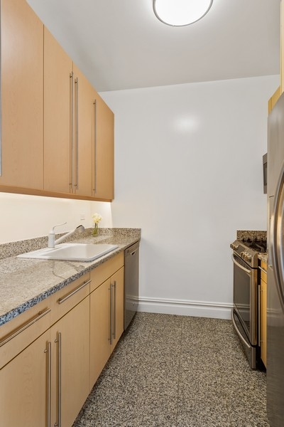 2 Columbus Avenue, Unit 3A Manhattan, NY 10019 - Photo 3 of 11