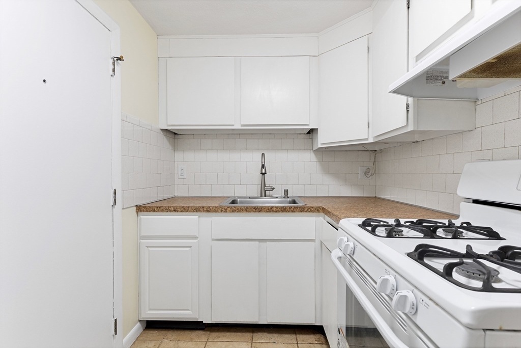 354 Market Street, Unit 4 Boston, MA 02135 - Photo 6 of 10