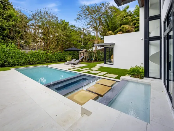 $8,888,000 | 229 Ridgewood Road, Miami, FL 33133