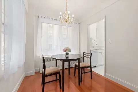$535,000 | 225 East 46th Street, Unit 8J | Midtown East