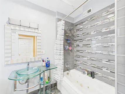 $345,000 | 5237 South Michigan Avenue, Unit 2N, Chicago, IL 60615