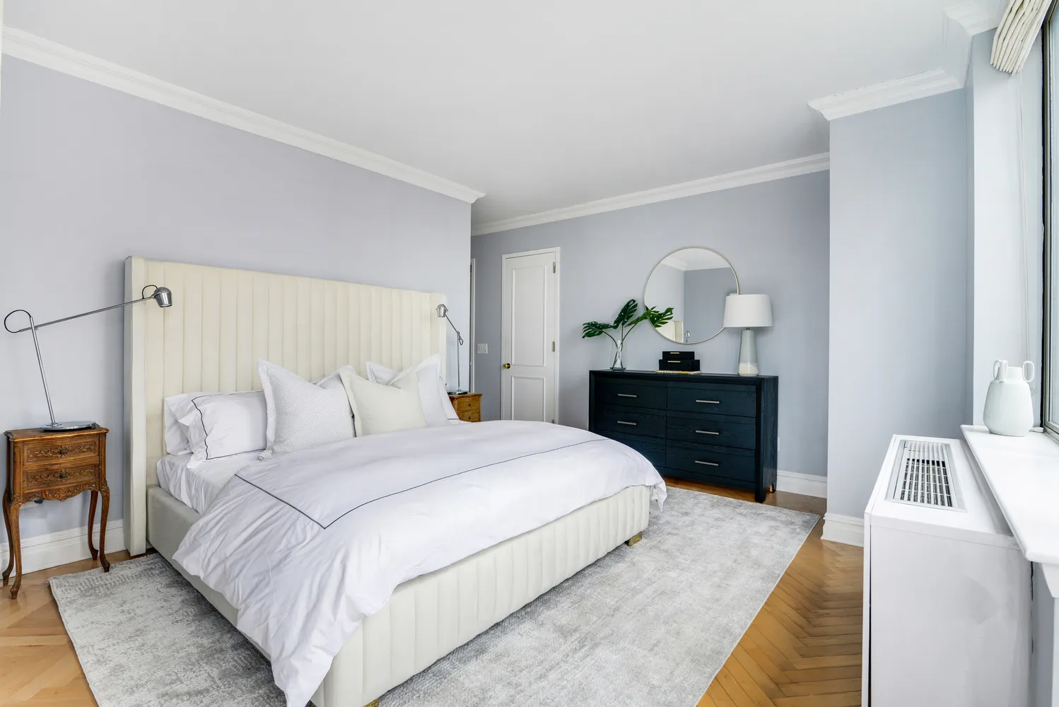 $2,290,000 | 2 Columbus Avenue, Unit 17C | Upper West Side