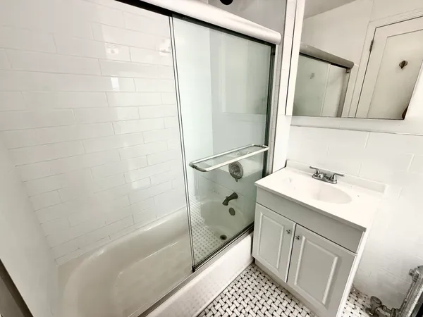 $2,900 | 309 West 57th Street, Unit 602 | Hell's Kitchen
