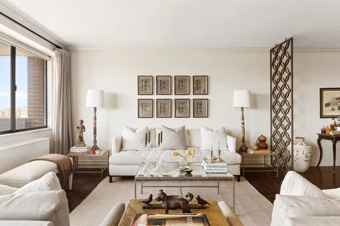 $950,000 | 40 East 80th Street, Unit 24A | Upper East Side