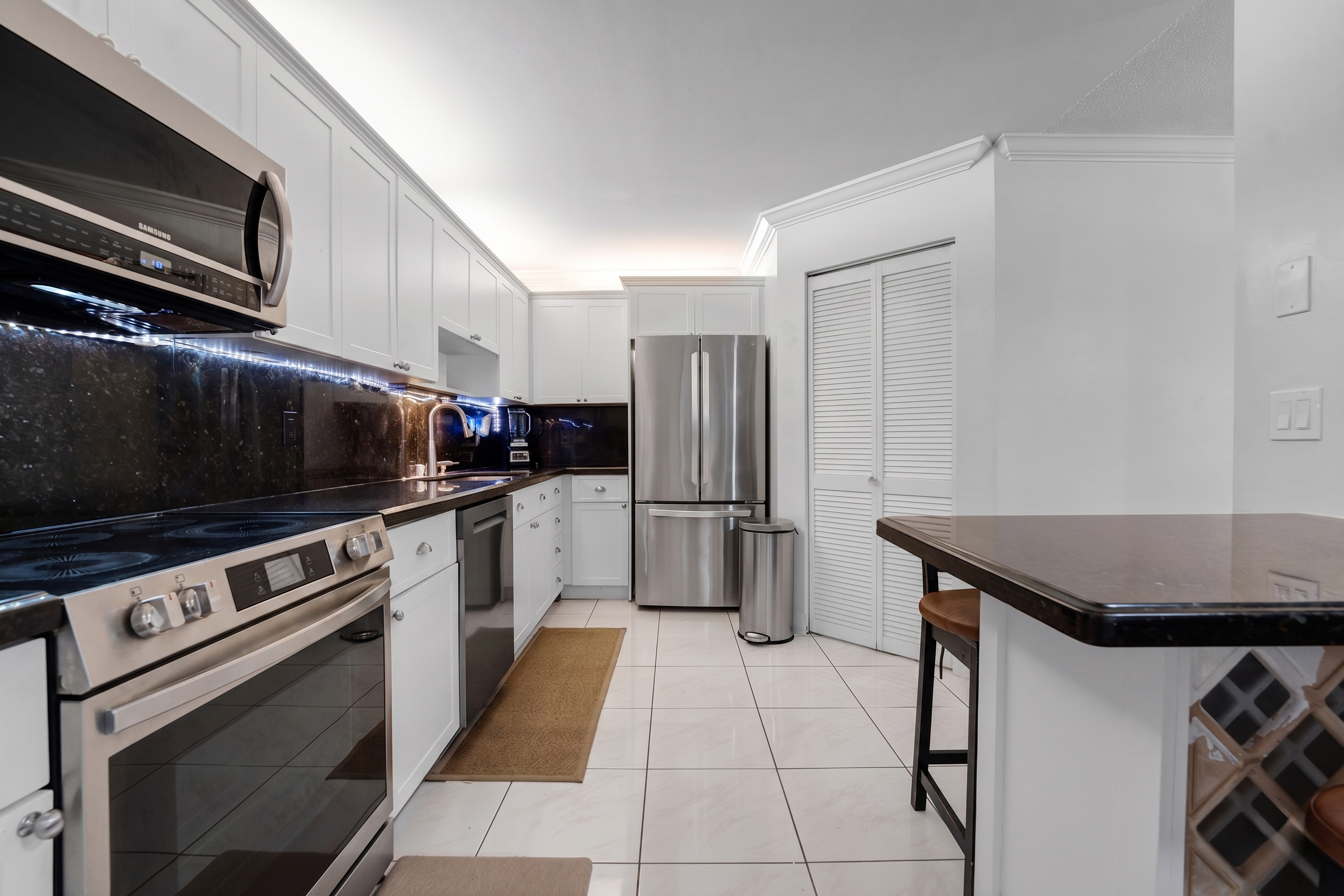 595 Racquet Club Road, Unit 74 Weston, FL 33326 - Photo 3 of 40