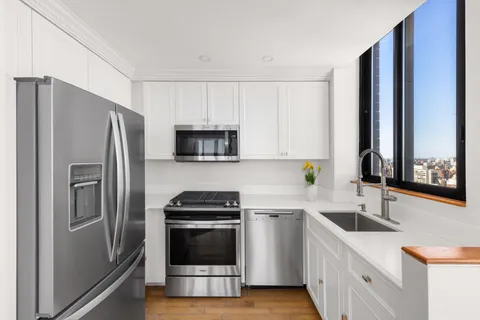 $3,350,000 | 304 East 65th Street, Unit PHB/D | Lenox Hill