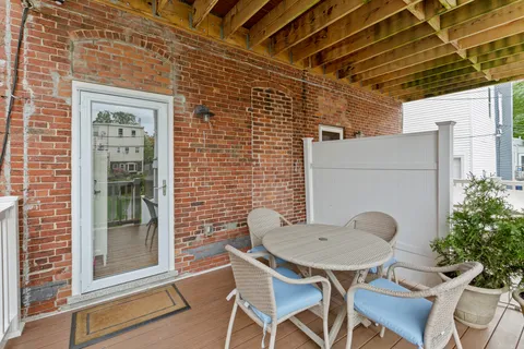 $899,000 | 554 East 5th Street, Unit 1, South Boston, MA 02127