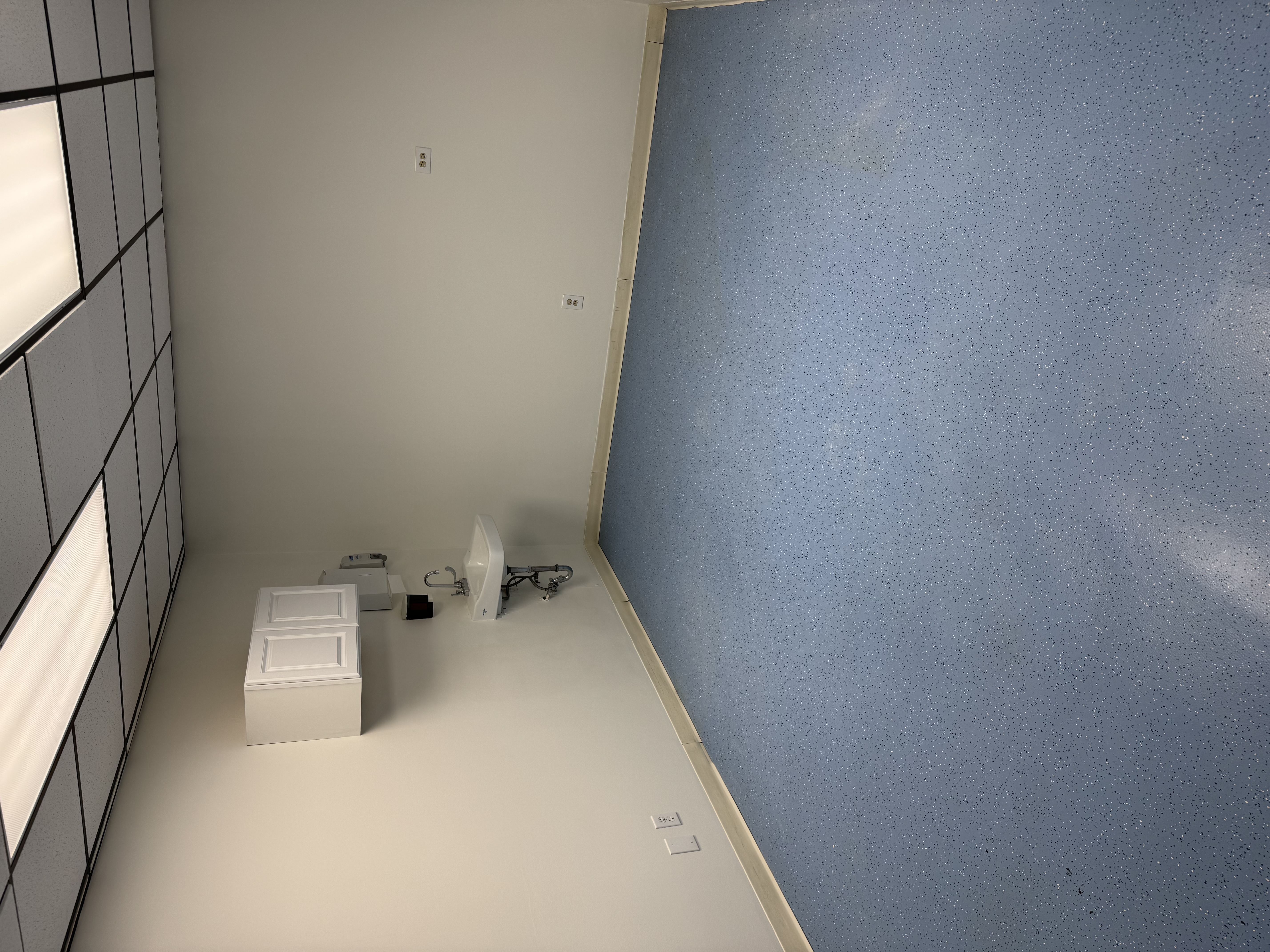 3200 West 26th Street Chicago, IL 60623 - Photo 7 of 8 a view of room and window