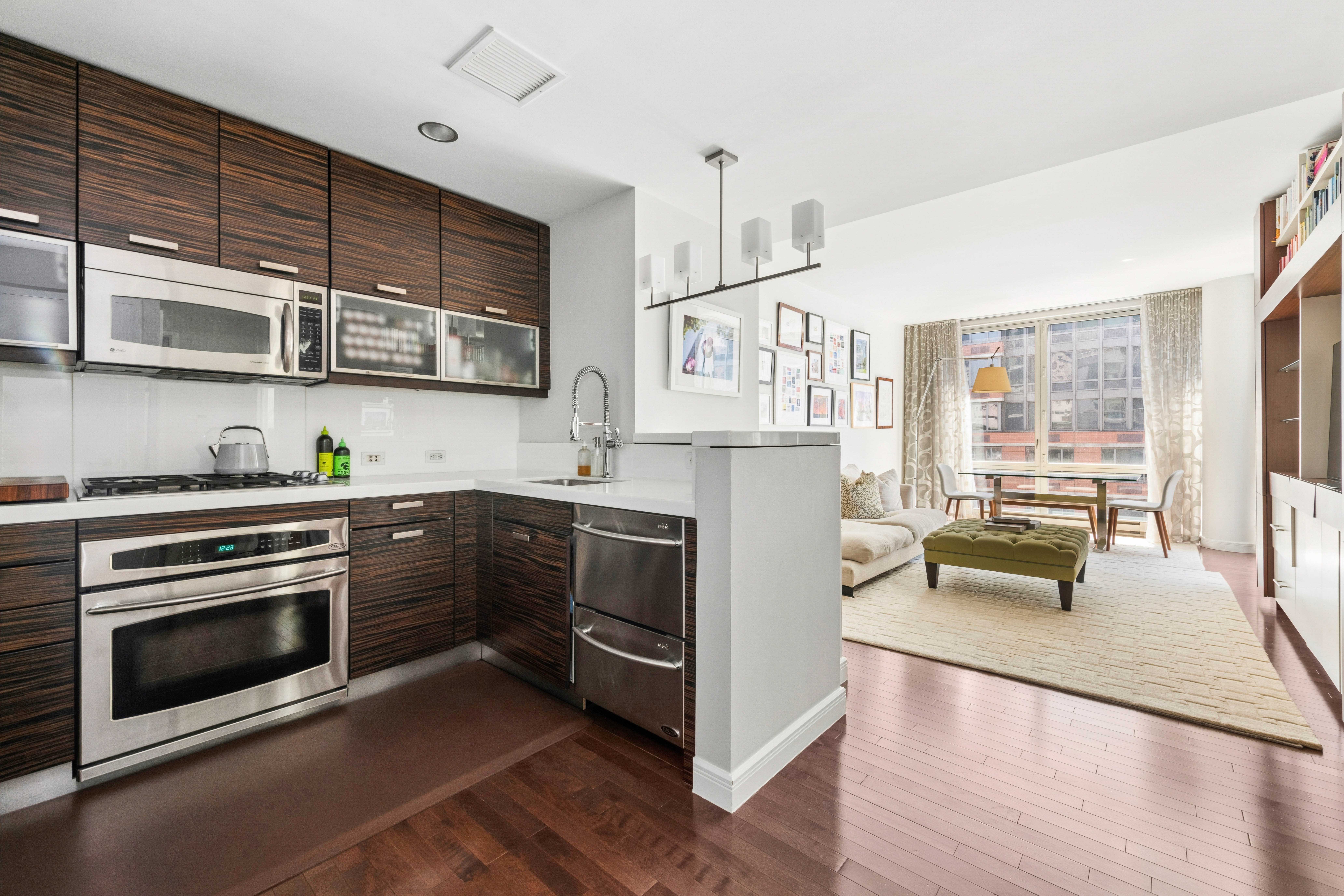 225 East 34th Street, Unit 11H Manhattan, NY 10016 - Photo 4 of 19