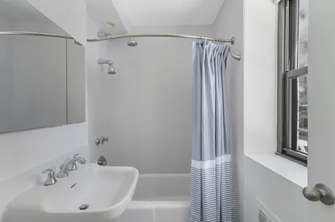 $950,000 | 357 East 57th Street, Unit 2D | Sutton Place