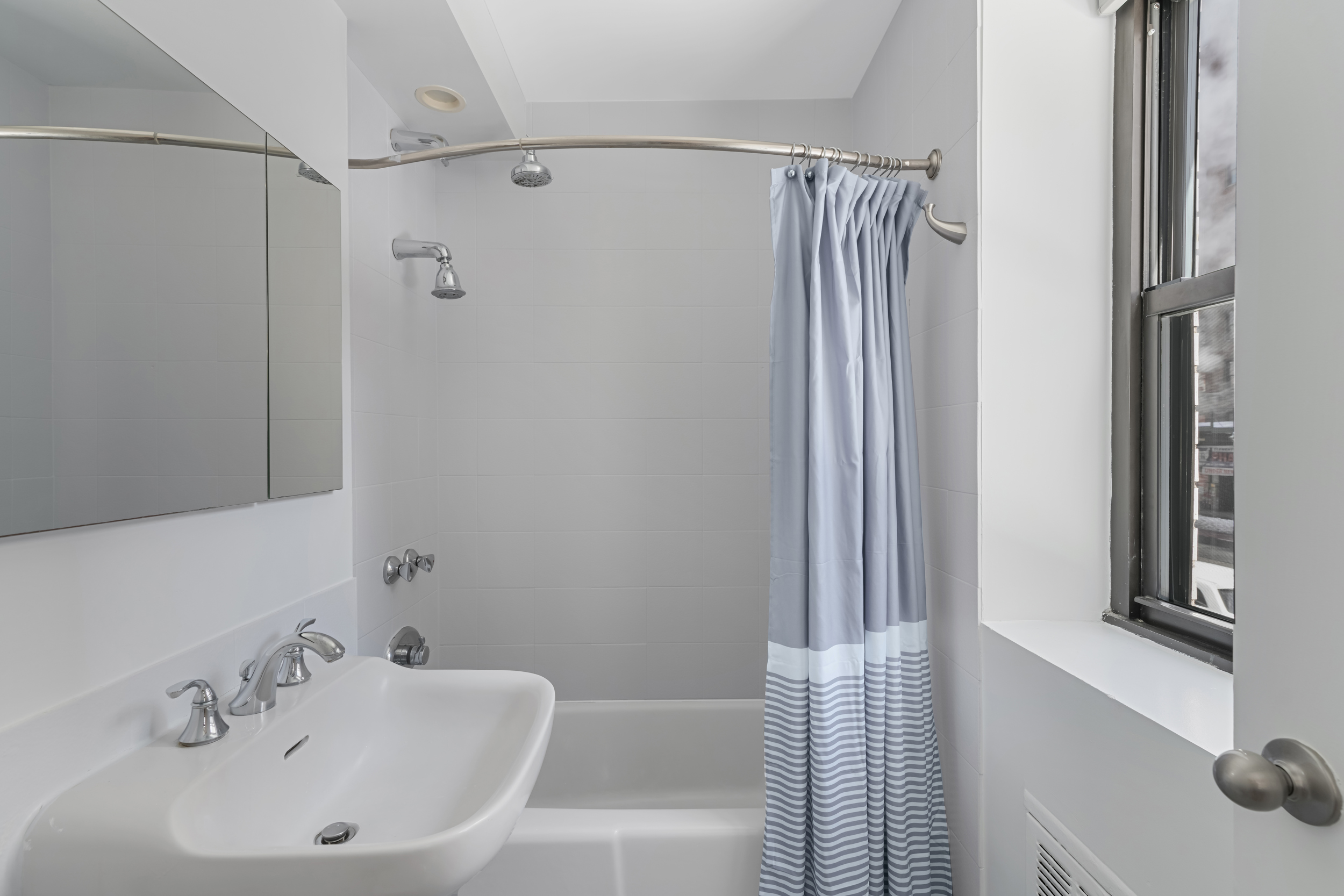 357 East 57th Street, Unit 2D Manhattan, NY 10022 - Photo 12 of 18