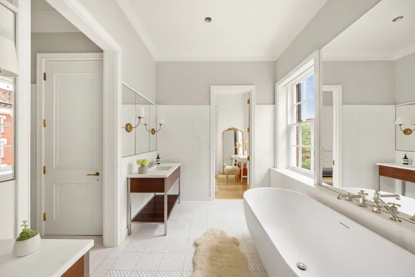$20,700,000 | 334 West 20th Street | Chelsea