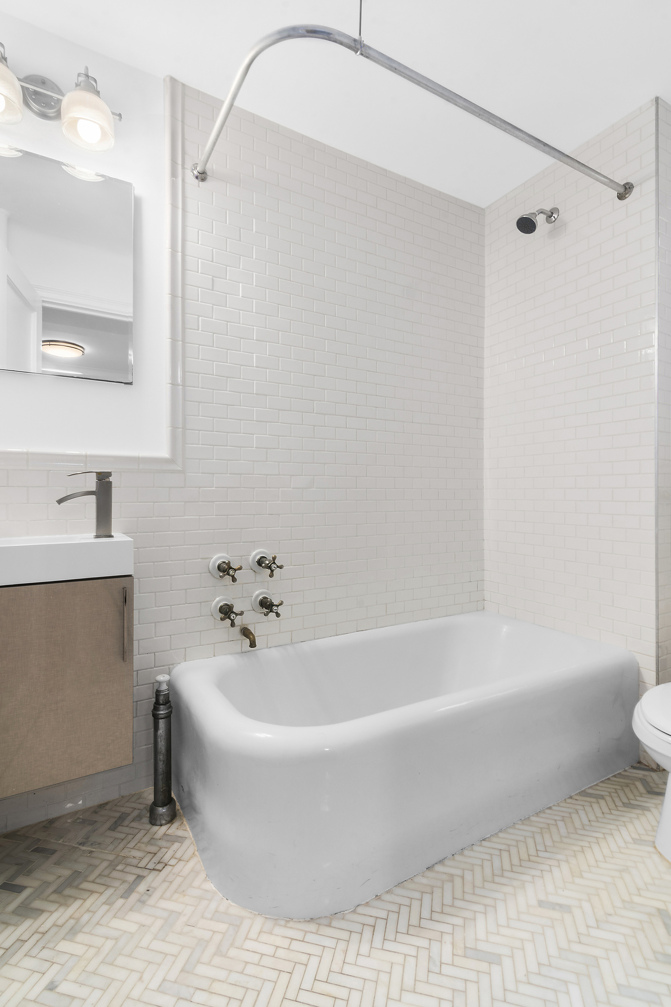 70 Remsen Street, Unit 6F Brooklyn, NY 11201 - Photo 6 of 11 Gallery Image 6