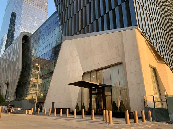 $17,250 | 15 Hudson Yards, Unit 66F | Hudson Yards