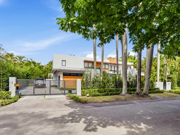 $8,888,000 | 229 Ridgewood Road, Miami, FL 33133