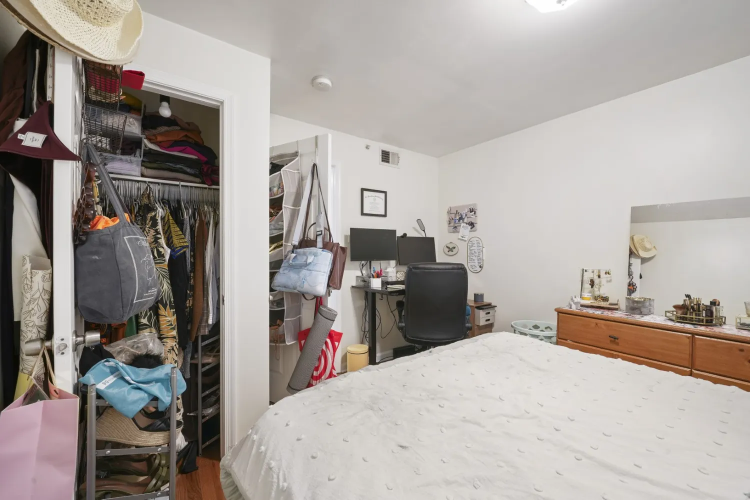 a view of entryway with a front door