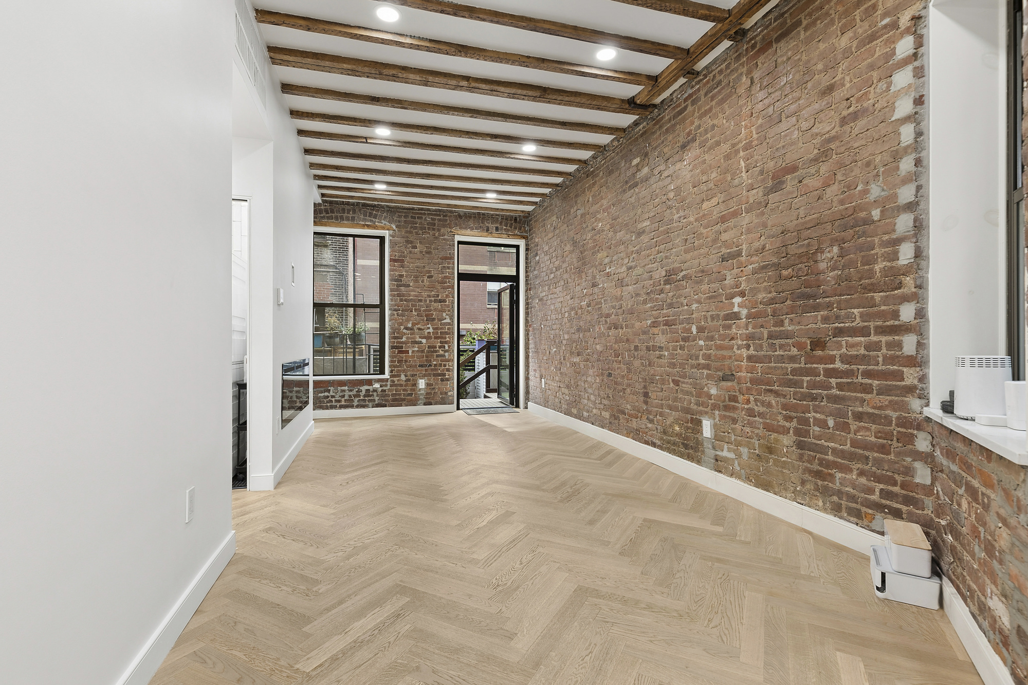 248 East 7th Street, Unit 3/4 Manhattan, NY 10009 - Photo 2 of 11 a view of entryway