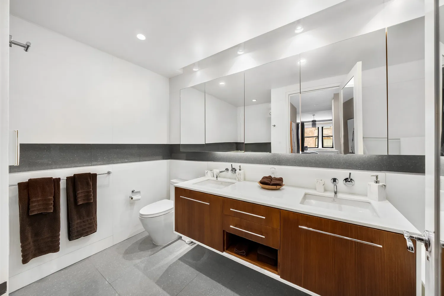 a utility room with sink dryer and washer