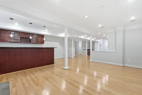 $1,800,000 | 1283 Cobble Pond Way, Vienna, VA 22182