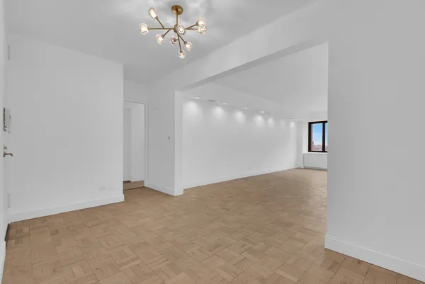 $14,000 | 20 West 64th Street, Unit 20K | Upper West Side
